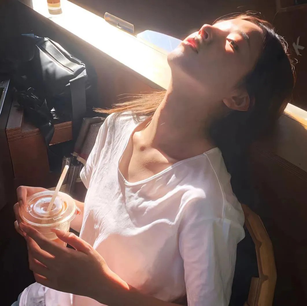 我的美女同桌海报